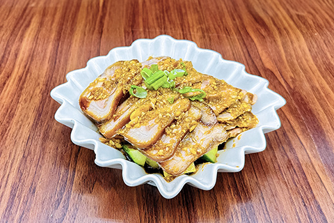 ca40. sliced pork hock with cucumbers 肘花拍黄瓜
